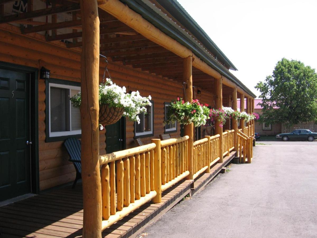 Adventure Inn Ely Exteriör bild