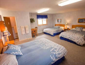 Adventure Inn Ely Exteriör bild